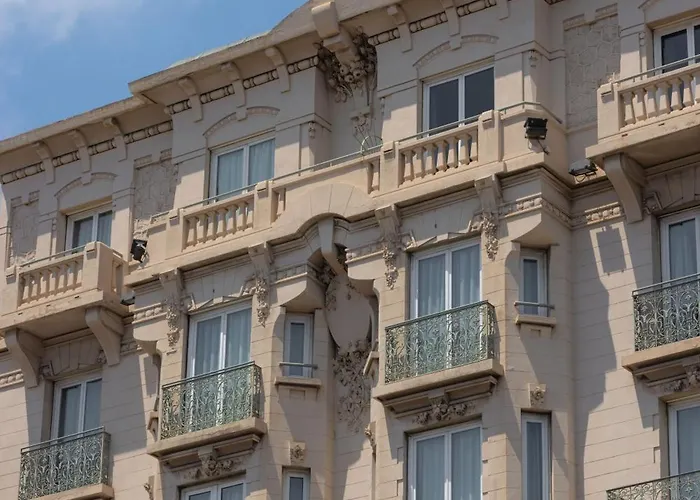 Hotel Renoir Cannes